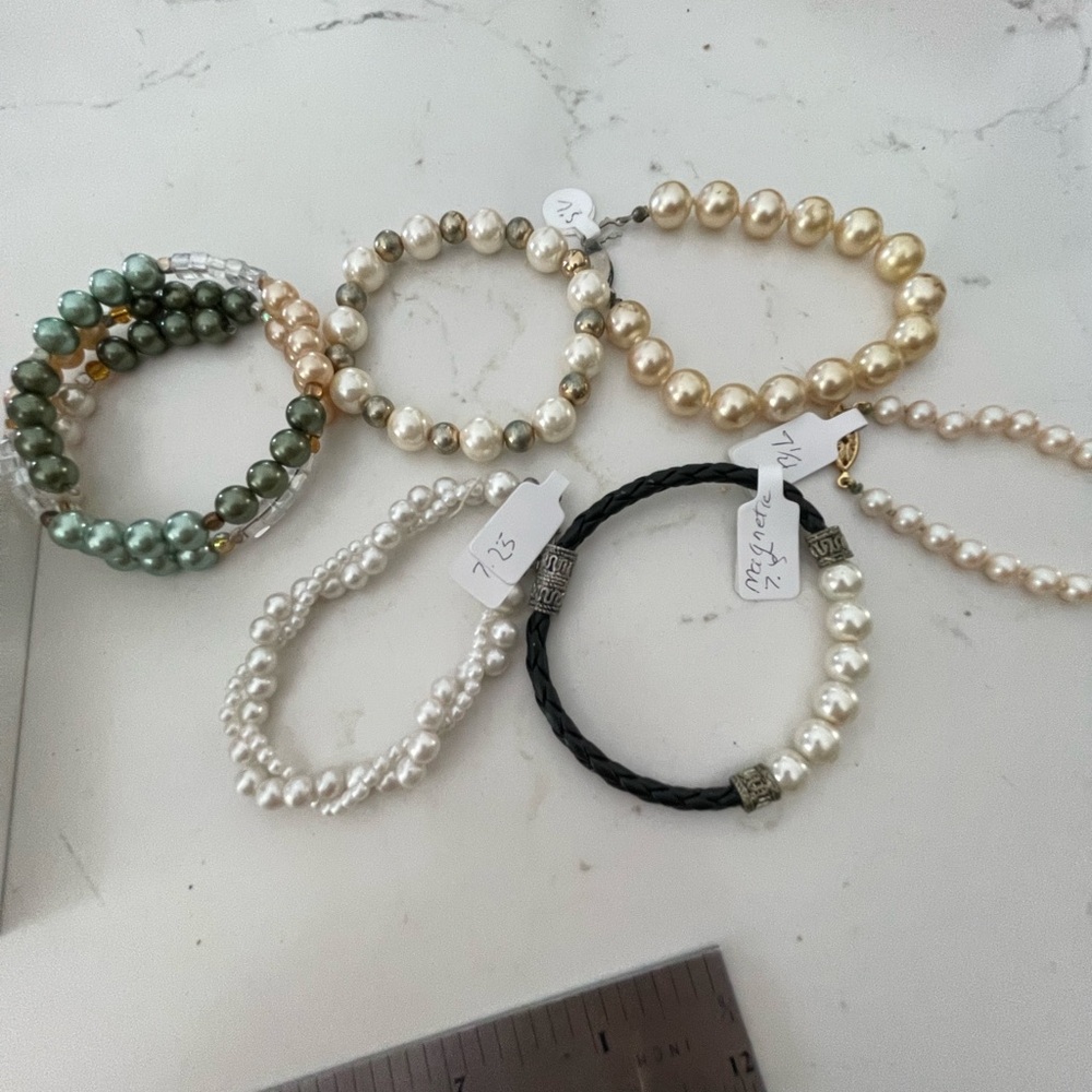Six mixed Pearl/Bead Bracelets Set